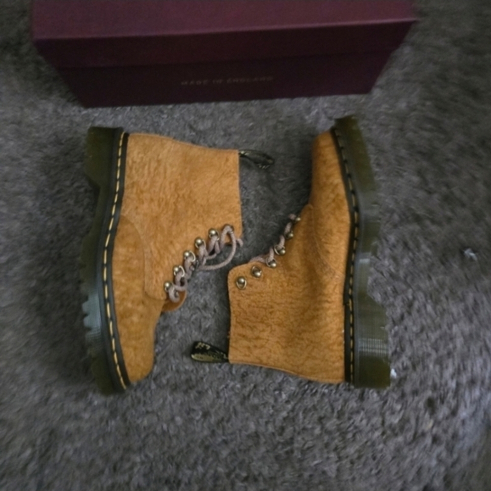 Dr. Martens Airware 101 HDW Women Size 6 Burnt Yellow Rough Finish Suede 032026 - Picture 4 of 11